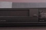 Zdjęcie do ogłoszenia: Odtwarzacz Panasonic z zestawem kaset VHS